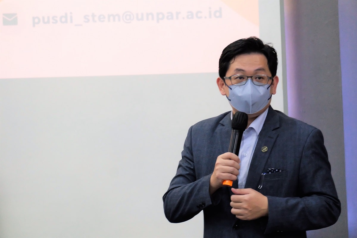 Foto-1-UNPAR-Buka-Pusat-Kajian-STEM-Pakar-Paparkan-Model-Pembelajaran-di-Indonesia-dan-Taiwan